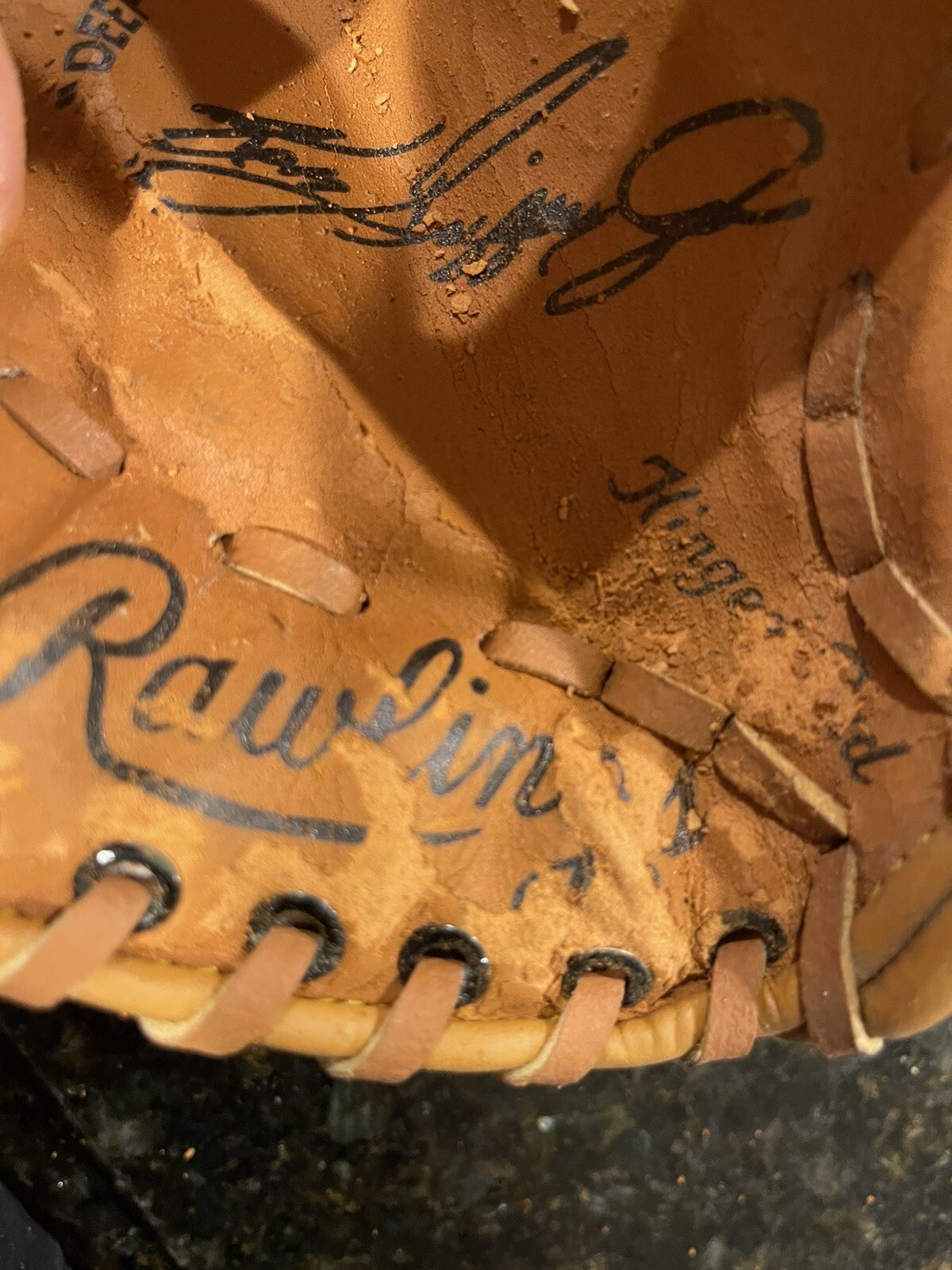 New / old Rawling Signature, Series with label vintage Baseball Glove