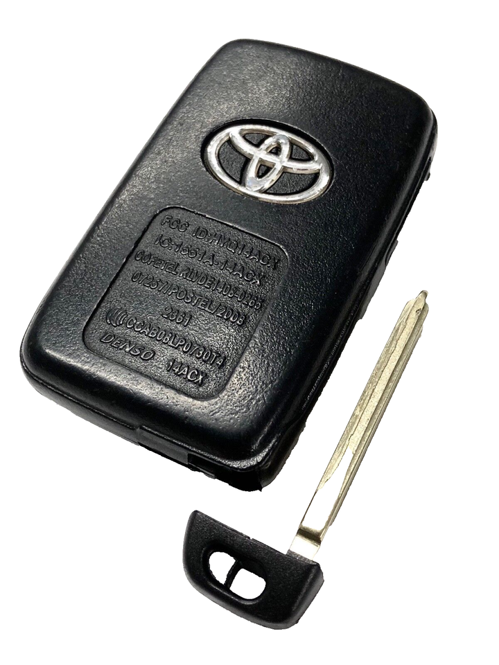 Smart Remote Key Fob For Toyota Prius 2010-2015 - Replacement Key With Remote Start & Immobilizer