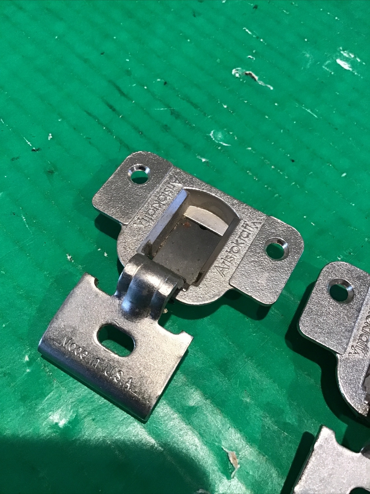 Lot of 2 Aristokraft 2110 Hinge Self Closing 09W Plate 11/16