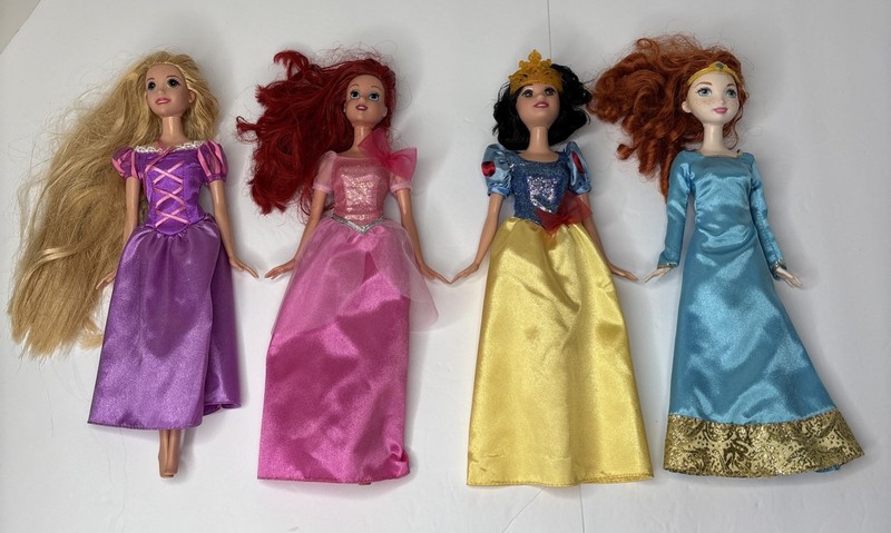 Vintage Disney Princess Lot Of 4 Dolls 2006 Rapunzel Mermaid Snow White Merida