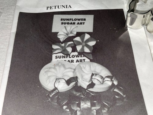 Sunflower Sugar Art USA SV-008 Petunia Silicone Imprint Food Grade Silicone Exc - Afbeelding 5 van 5