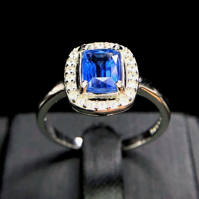 Bague en argent et Kyanite pour sublimer vos tenues de soirée