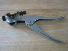 Vintage E. C. Sterns & Co Hand-Held Carpenter's Saw Set Tool