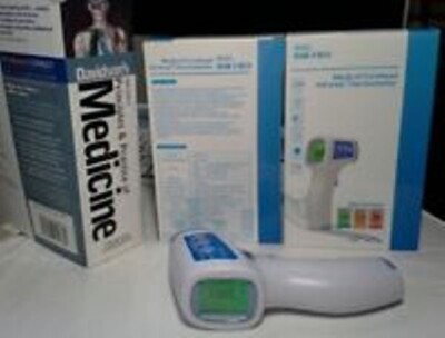 CE Med Non-Contact Forehead Infrared Thermometer LCD Battery: 2 x AAA included