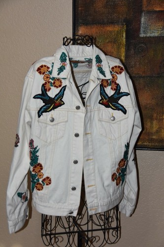 Zara Boho Blumen & Vögel bestickt & Perlen Designer Denim Jeansjacke Gr. M