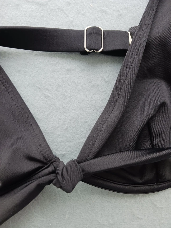 Top de bikini Venus para mujer talla D negro triángulo liso Foto 2 de 4