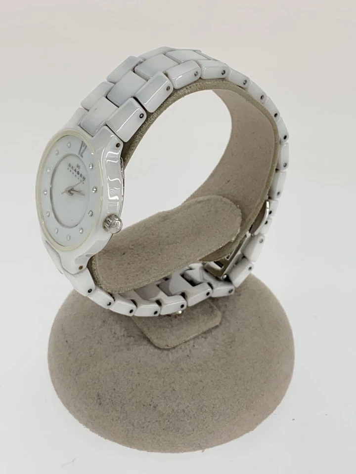 SKAGEN 572SSXWC Quartz Analog White Stainless Minimalist Elegant Excellent JAPAN - Image 2 of 4