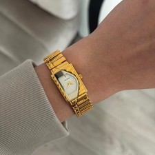 SKU0694 Retro Gold and White Dial Minimalist Bracelet Watch Stainless steel
