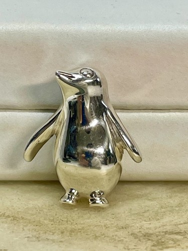 TIFFANY & Co. 925 Silver Penguin Necklace Pendant Sterling Silver Brosh