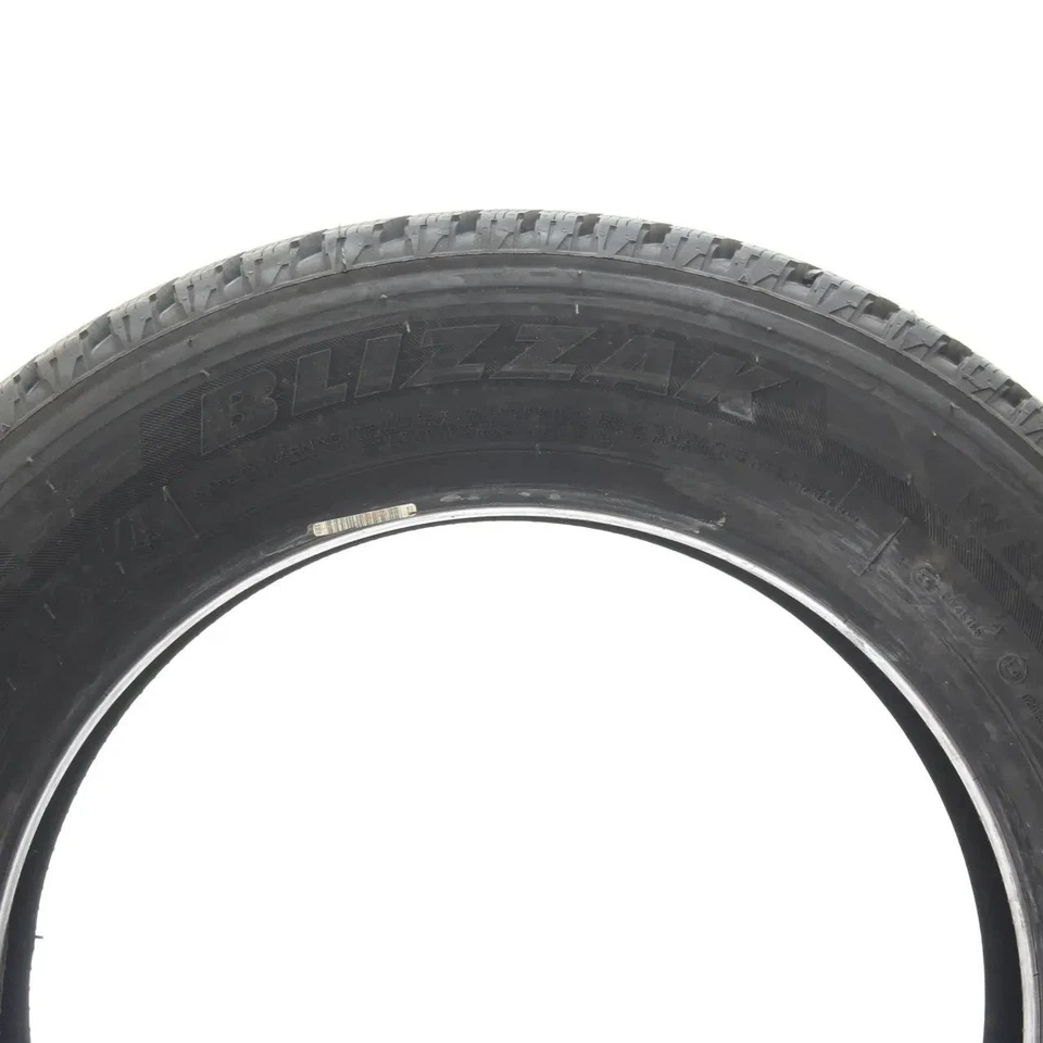 Winterreifen Bridgestone Blizzak W810 215/60 R17 C 104/102H DOT24 DEMO 1Stk - Bild 4 von 4