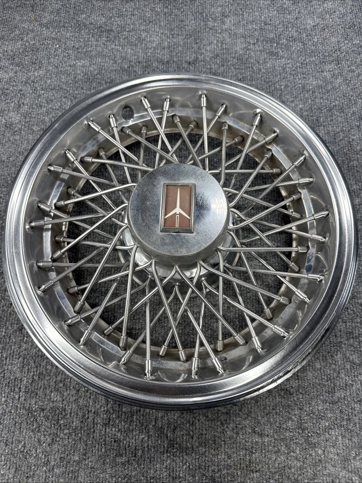 Oldsmobile Delta 88 98 1980-1984 tapacubos de alambre cubierta de rueda OEM GM Foto 4 de 4