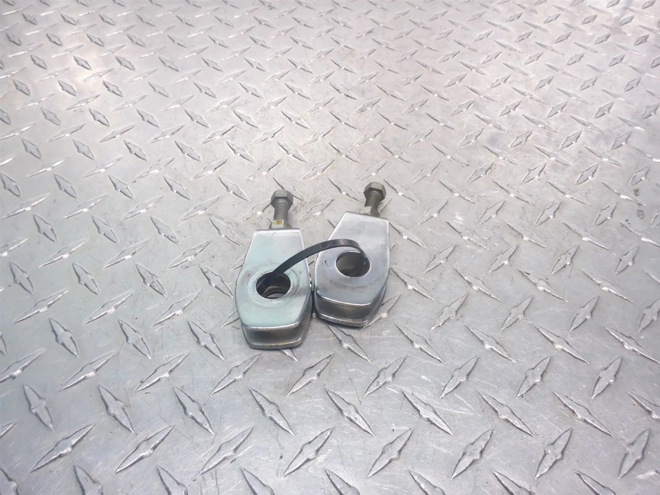 05 Ajustadores de correa basculante eje trasero Suzuki LS650 S40 LS 650 Boulevard Savage Foto 2 de 4