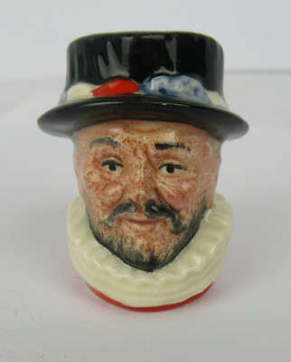 Royal Doulton kleine Miniatur Toby Kanne, The Beefeater, D6806, 1 von mehreren aufgelistet