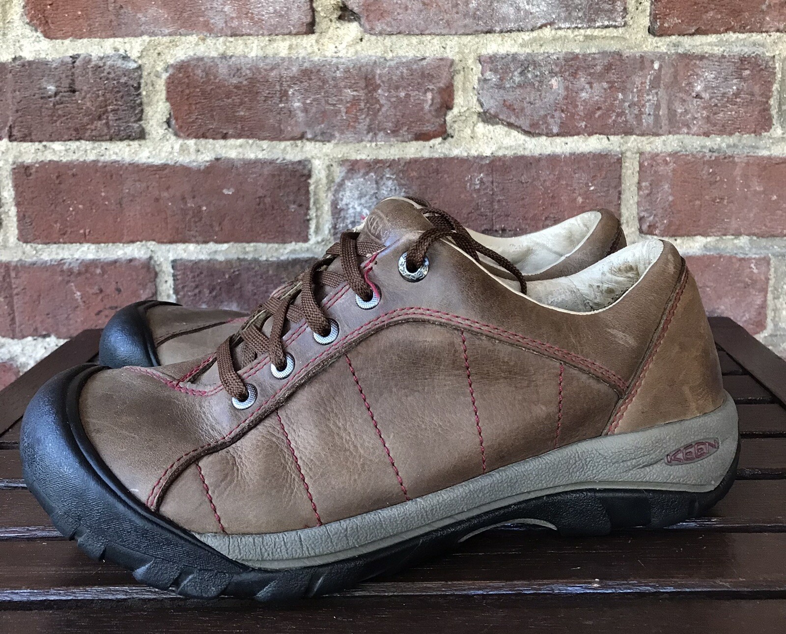 Scarpe da donna Keen Presidio in pelle marrone stringate da passeggio escursionismo misura 9 5