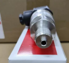 NEW DANFOSS 060G2106 Pressure Transmitter