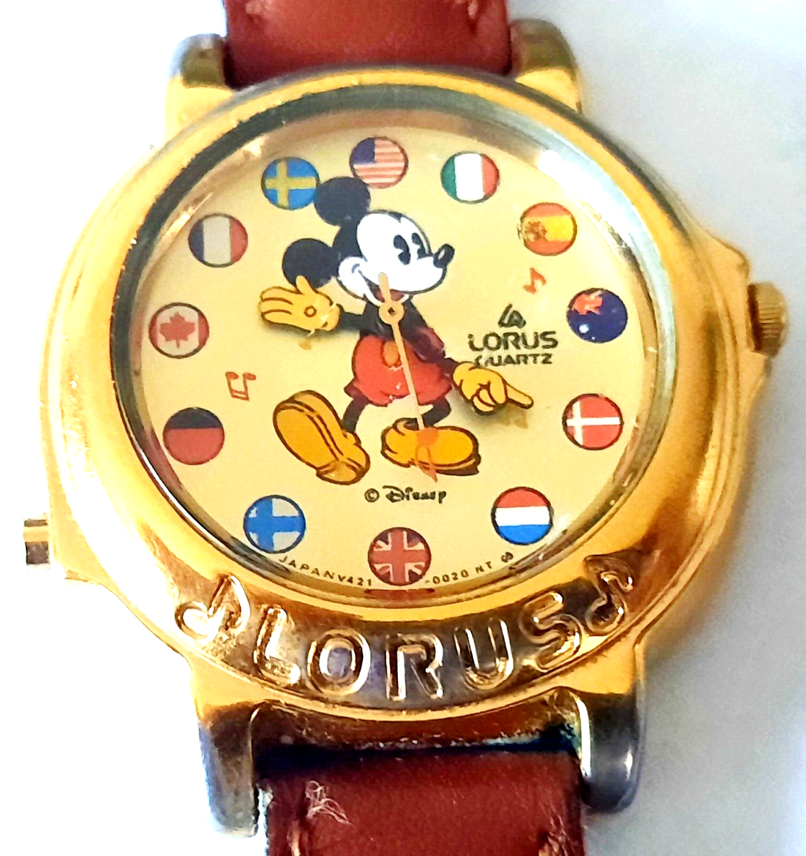 Vintage Lorus Mickey Mouse Quartz Watch #V421-0020 w  display picture 3