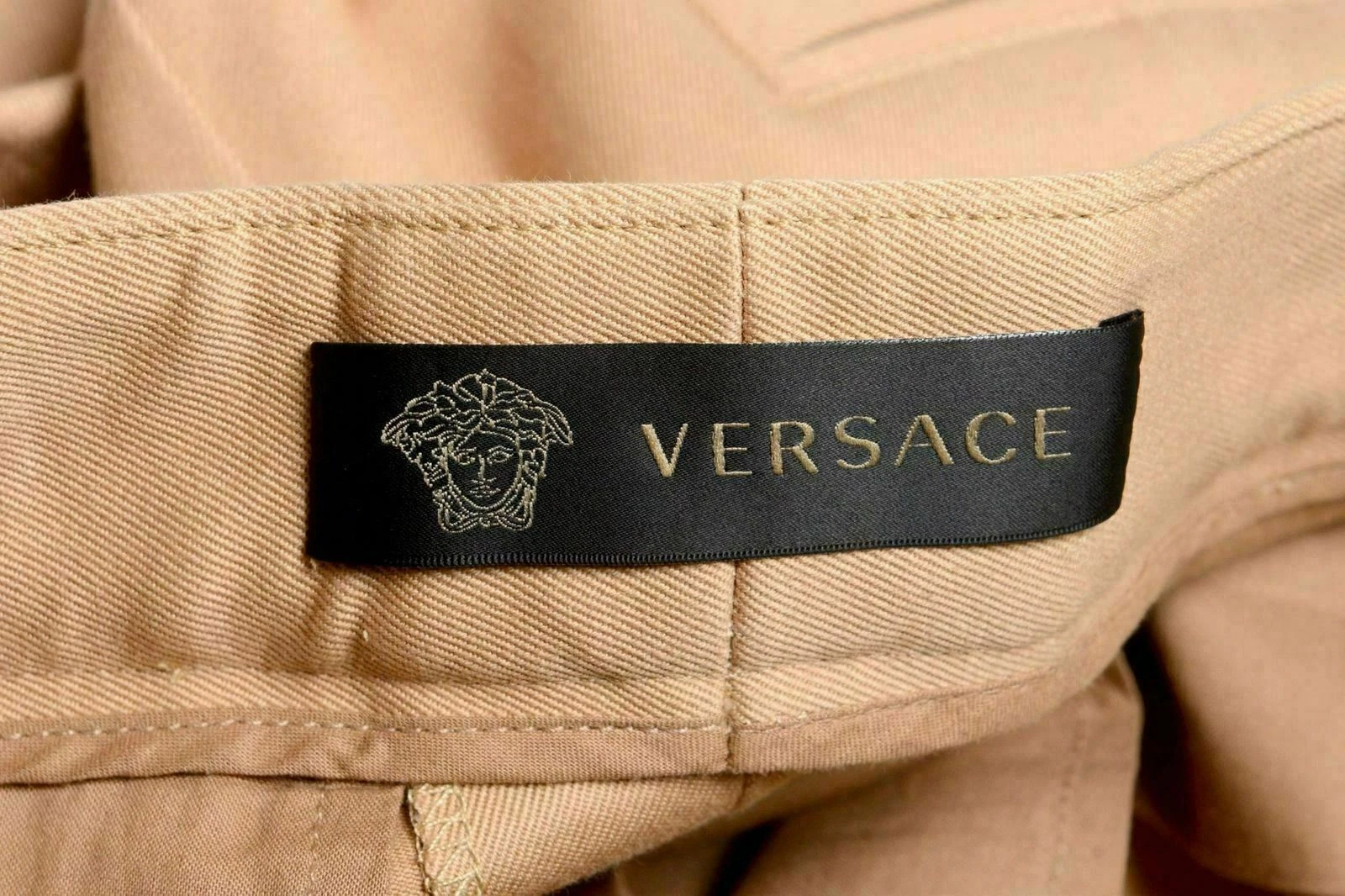 Versace Pantalone elegante uomo marrone chiaro piatto davanti US 36 IT 52