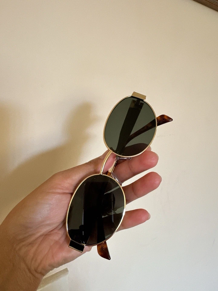 Celin's New Triomphe Arch Sunglasses - image 2 of 4