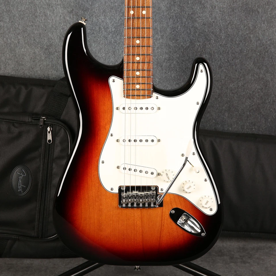 Fender Player Stratocaster, photo 1 of 5