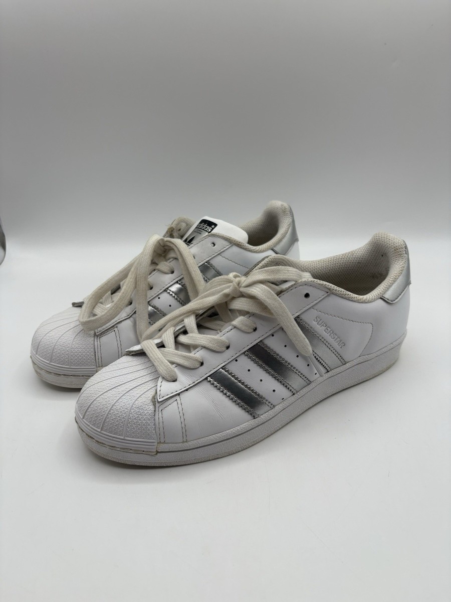 adidas Women's Originals Superstar Metallic Casual Shoes in Grey/Silver Size 8.5 | Leather
