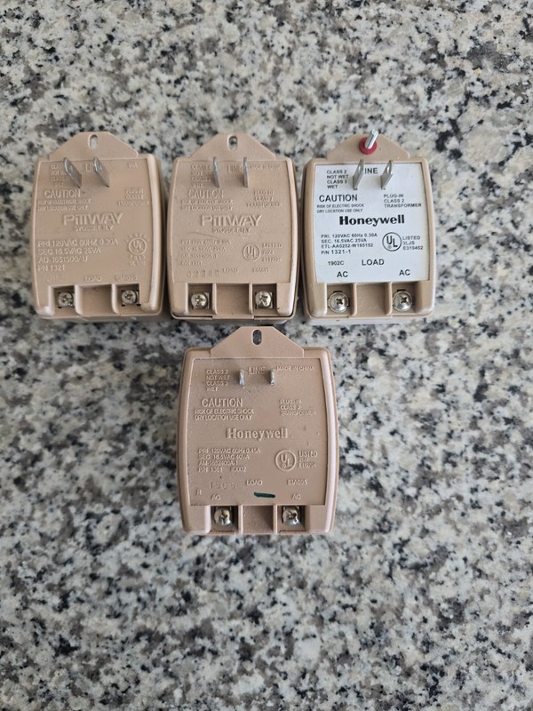 HONEYWELL Pittway 16.5VAC 25VA PLUG-IN CLASS 2 A/C POWER ADAPTERS LOT of 4 USED