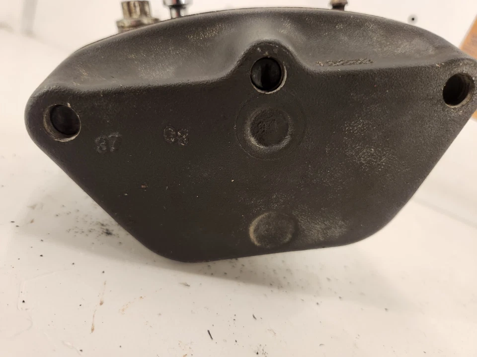 2006? Pinza de freno delantera izquierda Harley Softail, sin probar Foto 4 de 4