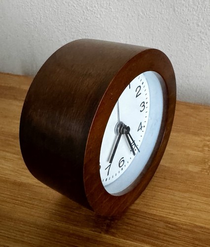 Alarm Clock Brown Round Non-Ticking Arabic Numerals Backlight Battery Operated - Picture 18 of 19