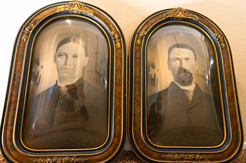 Antique Victorian Convex Bubble Glass Portraits Pair Ornate Gesso Frames 19th C