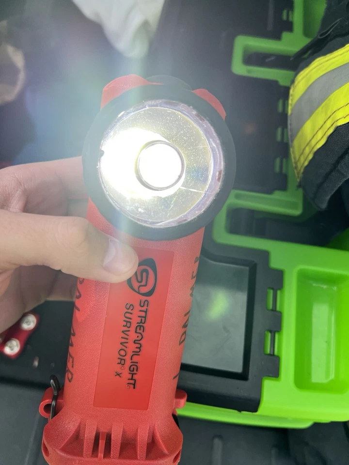 Streamlight Survivor 175 Lumens LED Right Angle Flashlight - 90540 - Image 4 of 4