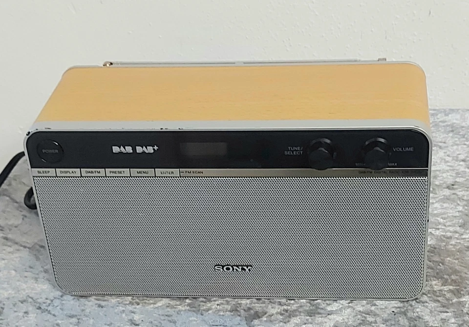 Sony XDR-S16 DBP DAB+DAB Radio Holz-verkleidet