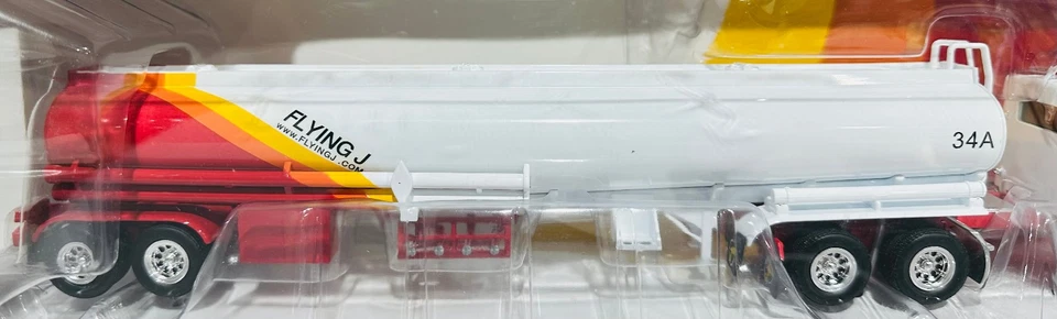 Flying J Kenworth T800 Semi w/ Tanker By Norscot 1/50th Scale - Image 4 of 4