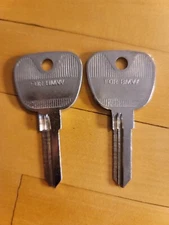 2 Vintage BMW car keys blank key X144 bmw 3 ILCO BLANK KEYS