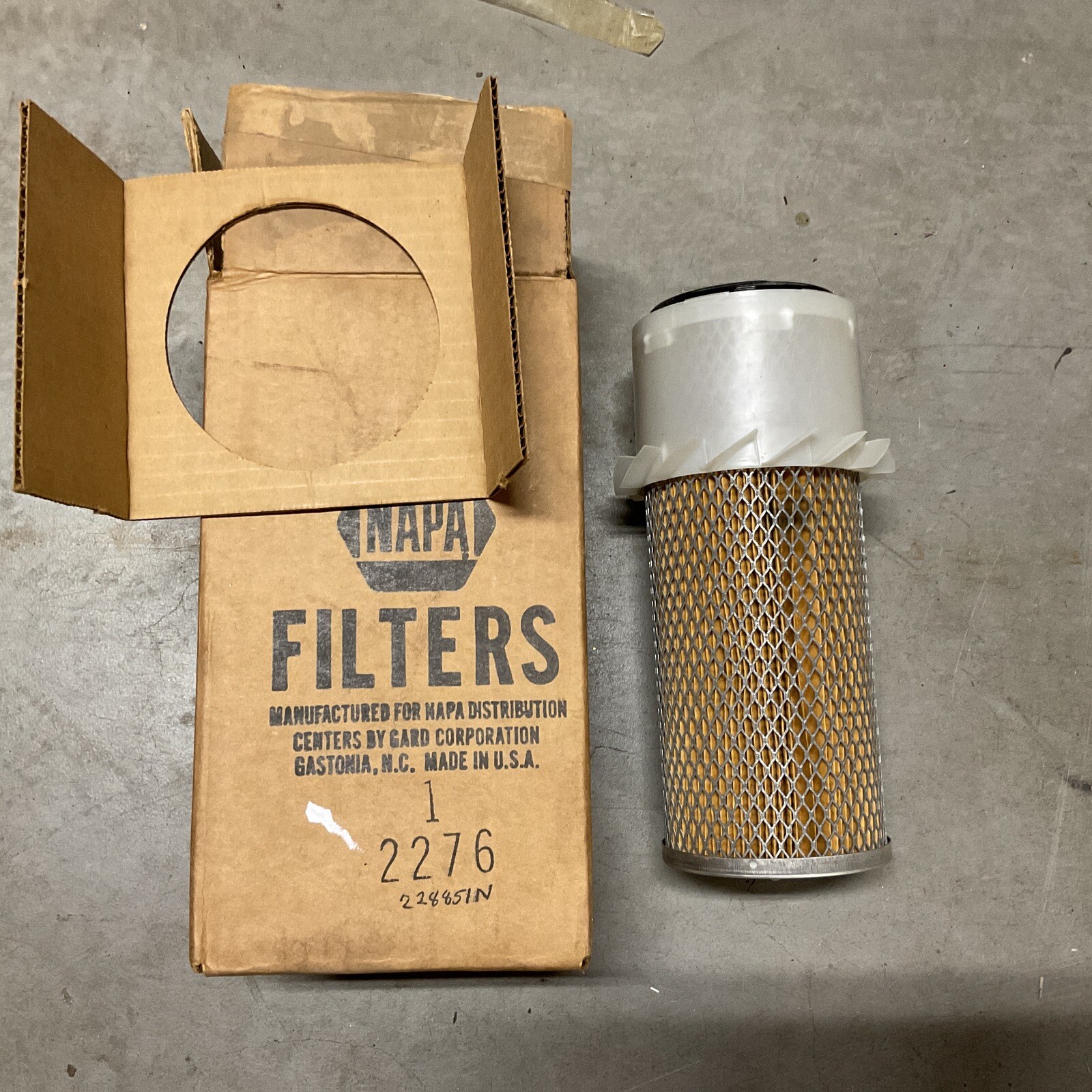 NAPA 2276 Air filter cross reference