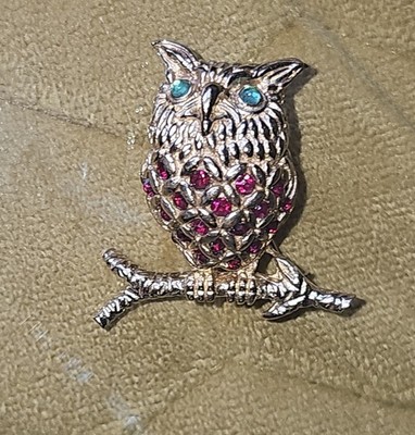 Rare VINTAGE CINER OWL on BRANCH BROOCH PIN RUBY red BELLY