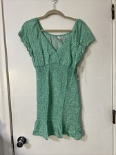 No Boundaries Large (11/13) Mint Green Floral Dress Stretch! Vneck Ruffle