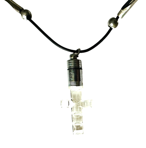 Ciondolo croce acrilica su collana in gomma nera con applicazioni in metallo chiusura a gancio - Foto 5 di 8