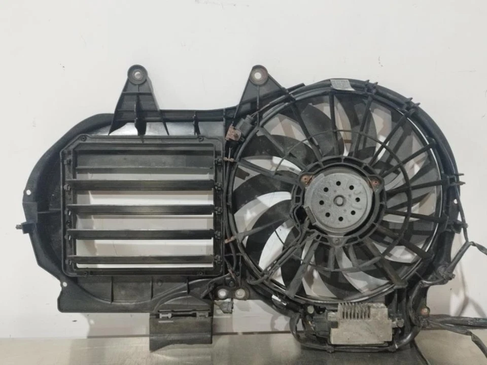 8E0121205 Ventilateur Électrique pour AUDI A4 CABRIOLET (8H) 2.0 TDI 2008 855507 - Photo 2/4