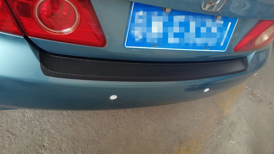 Adesivo anti-riscos proteção labial cauda tronco traseiro aparência fibra de carbono preta 4D - Imagem 4 de 4