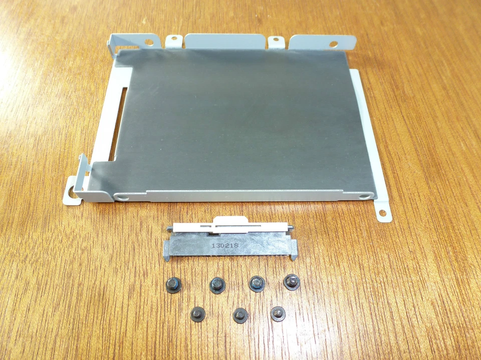 Dell Studio 1745 1747 1749 Bay 2 Caddy Connector/Interposer/Screws for 2.5" HDD - Image 2 of 4