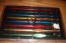 8 BOYE CROCHET NEEDLES ALUMINUM  D THUR K NEW IN THE CASE