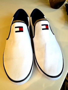 NWOT~Tommy Hilfiger white canvas slip on, athletic shoes with navy piping Tommy Hilfiger | Shoes | Nwottommy Hilfiger White Canvas  main image 4