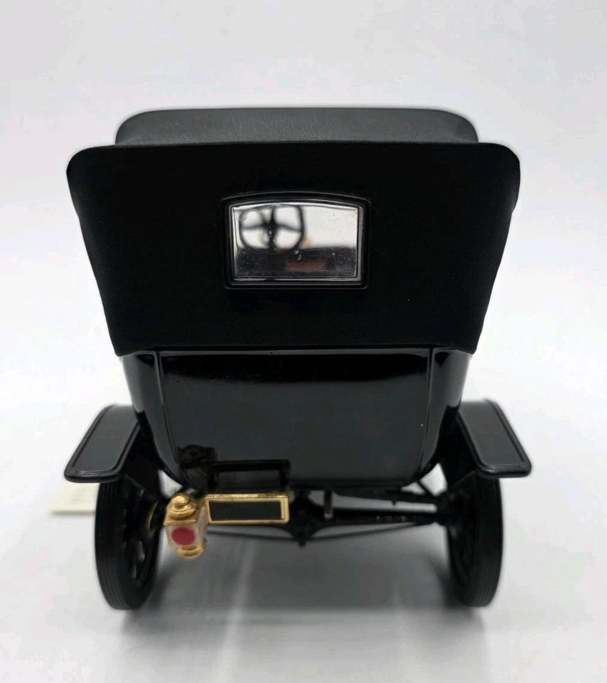 Franklin Mint 1/16 Scale B14SB49 - 1913 Ford Model T - Black With Foam - Image 4 of 4