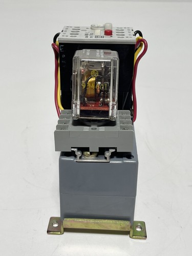 9065 TR 0,8 Relè di sovraccarico quadrato D con trasformatore B31077-075-51 - Foto 4 di 7