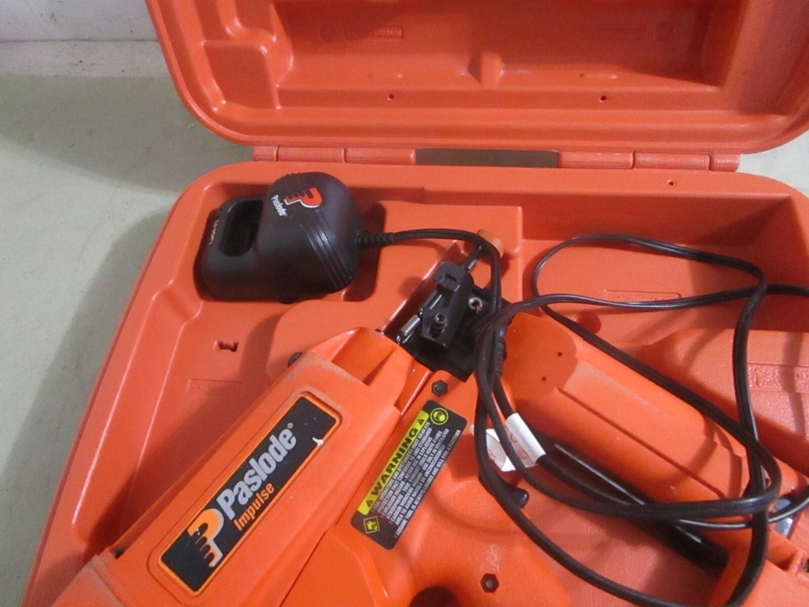 Paslode IM250 II Cordless 16 Gauge Straight Finish Nailer Nail