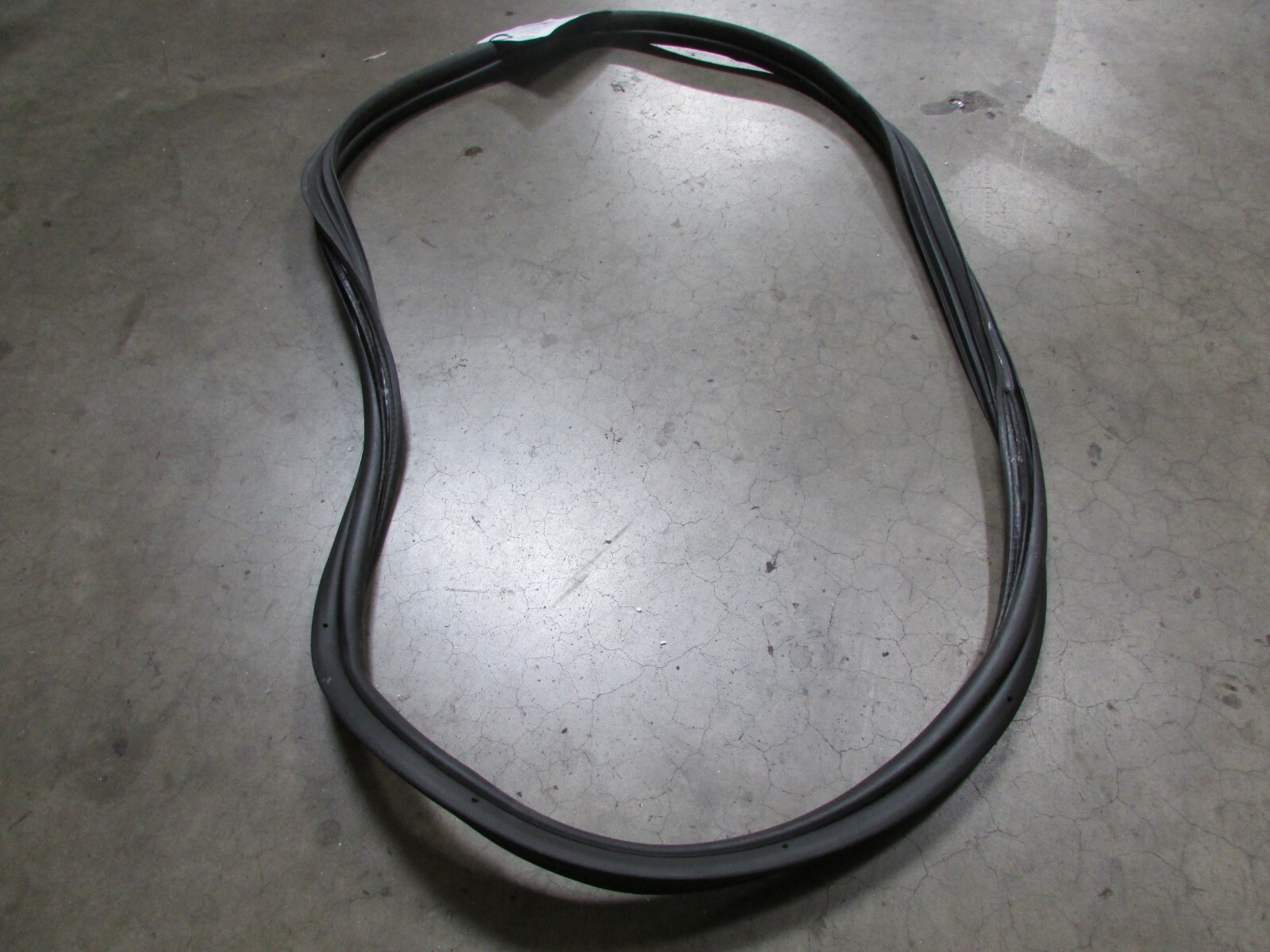 Maserati GranCabrio, Trunk Gasket, Used, P/N 83439100