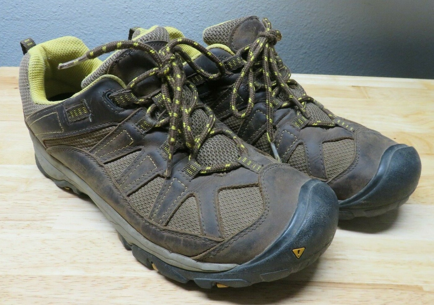 Scarpe da trekking basse da donna KEEN in pelle marrone taglia US 11