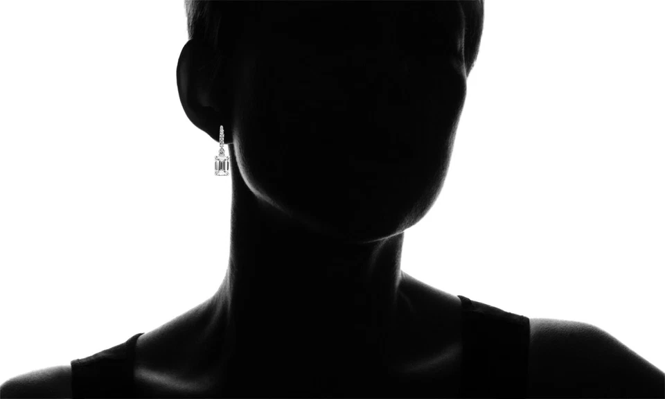 Серьги из 18-каратного белого золота с изумрудной огранкой и фианитами с элементами Swarovski - Изображение 3 из 3