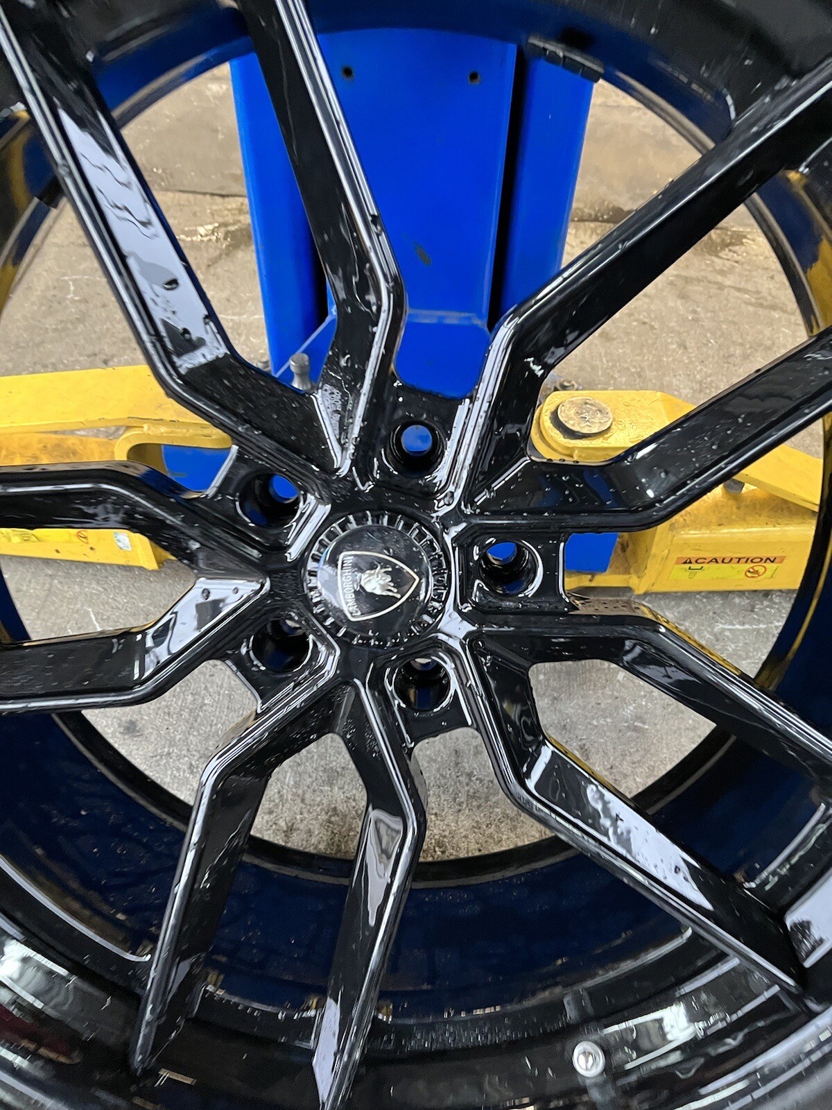 24” FORGIATO TECNICA Bolt Pattern (PCD) 5x130 BORE: 71.5 LAMBORGHINI URUS FORGIS