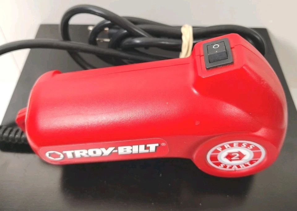 Arrancador motor gasolina Troy-Bilt Jump Start 120V 49M2027P966 presionar para arrancar Foto 2 de 4