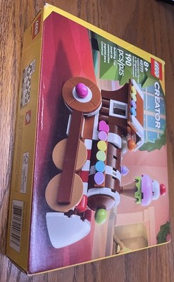 LEGO Celebration Series: 4. Gingerbread Train Ornament Sealed & Mrs Clause 40274
